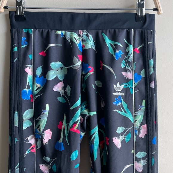 Adidas Floral Leggings - Picture 6 of 9